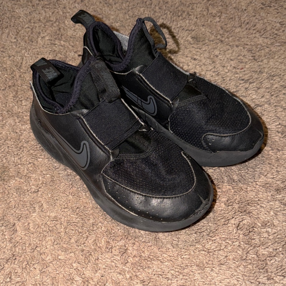 Nike Flex Runner 2 Black Slip-On Athletic Shoes